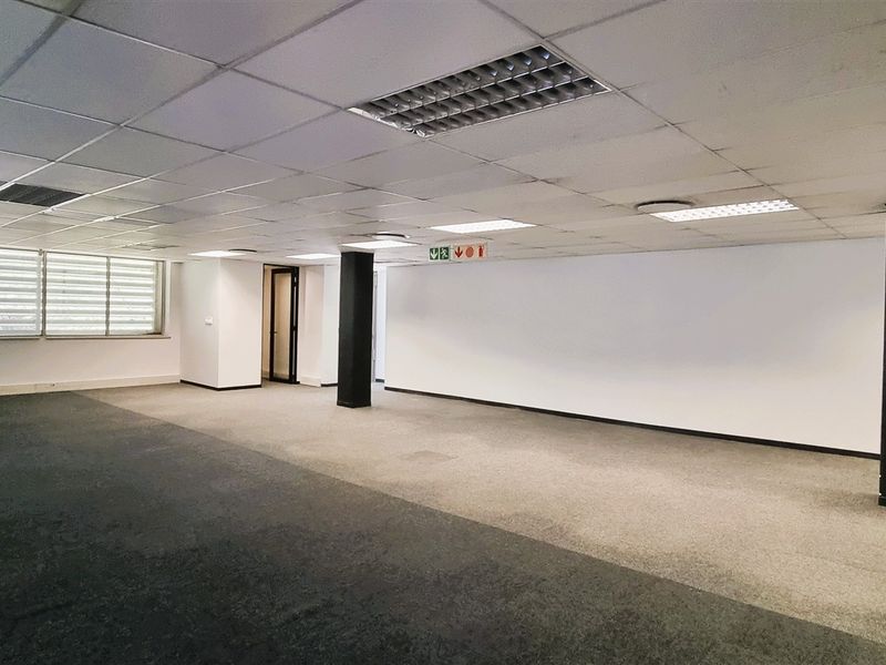 Office space to let in Bally Oaks Office Park in Bryanston - Photo 9
