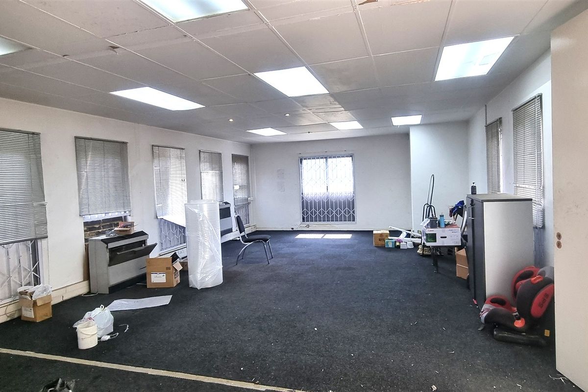 Office space For Sale in a Free standing building on Rivonia Road - Photo 4