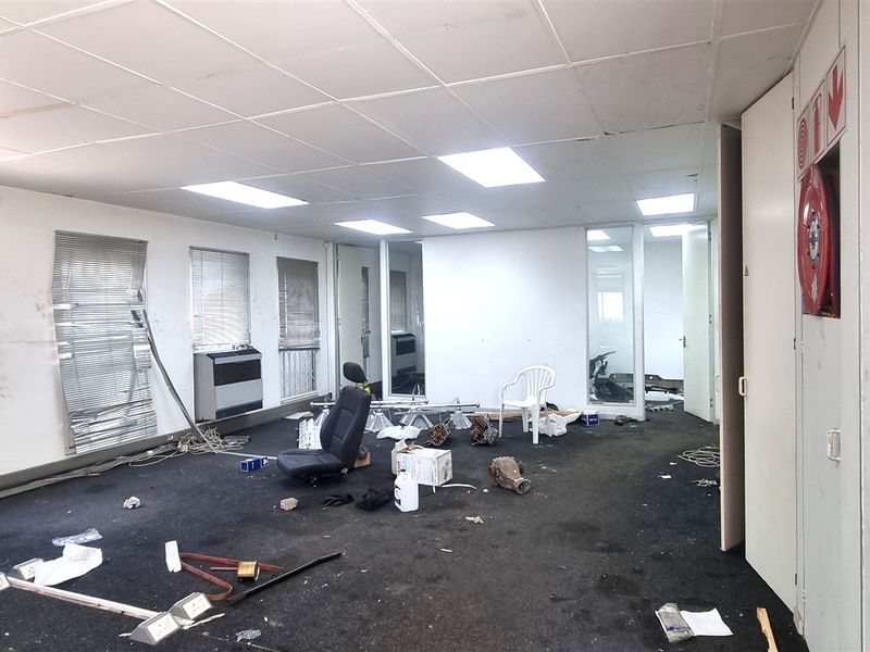 Office space For Sale in a Free standing building on Rivonia Road - Photo 8