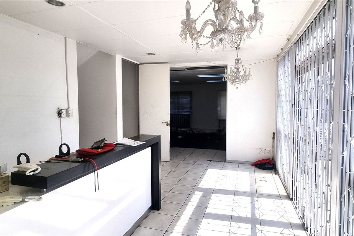 Office space For Sale in a Free standing building on Rivonia Road - Photo 2