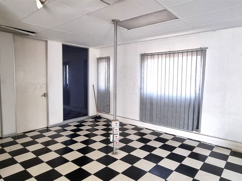 Office space For Sale in a Free standing building on Rivonia Road - Photo 3