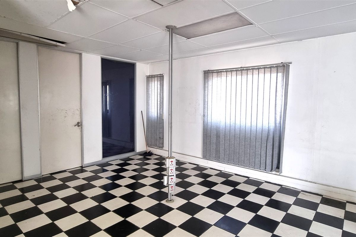Office space For Sale in a Free standing building on Rivonia Road - Photo 3