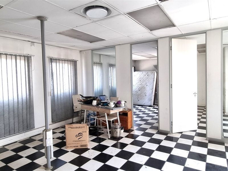 Office space For Sale in a Free standing building on Rivonia Road - Photo 9
