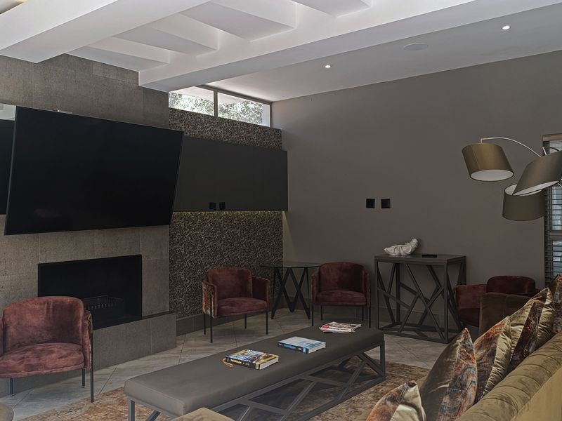 Exclusive Guesthouse for Sale in Prestigious Silver Lakes Game Reserve!!! - Photo 7