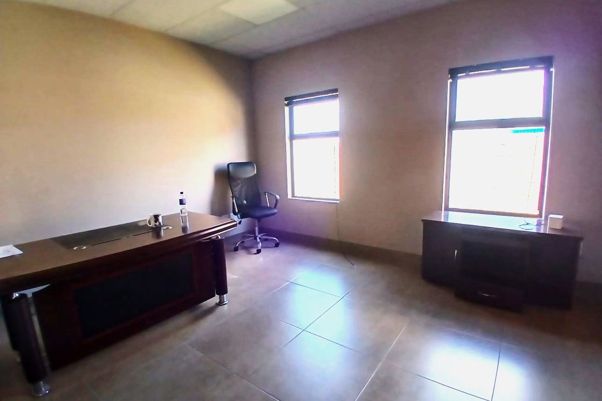 Limeroc Business Park | 617m2 Warehouse To Let | Magner Street, Knoppieslaagte, Centurion - Photo 5
