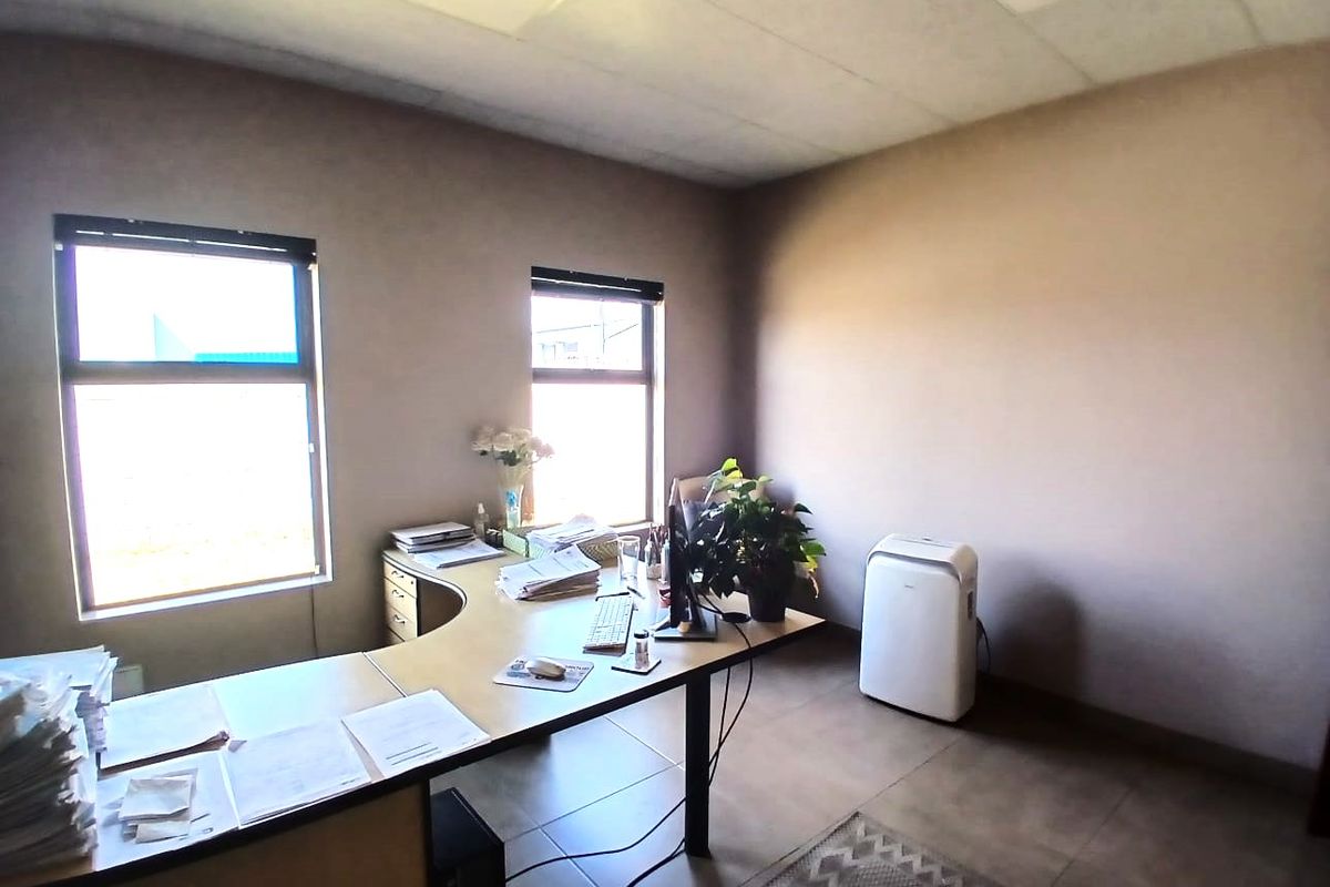 Limeroc Business Park | 617m2 Warehouse To Let | Magner Street, Knoppieslaagte, Centurion - Photo 4
