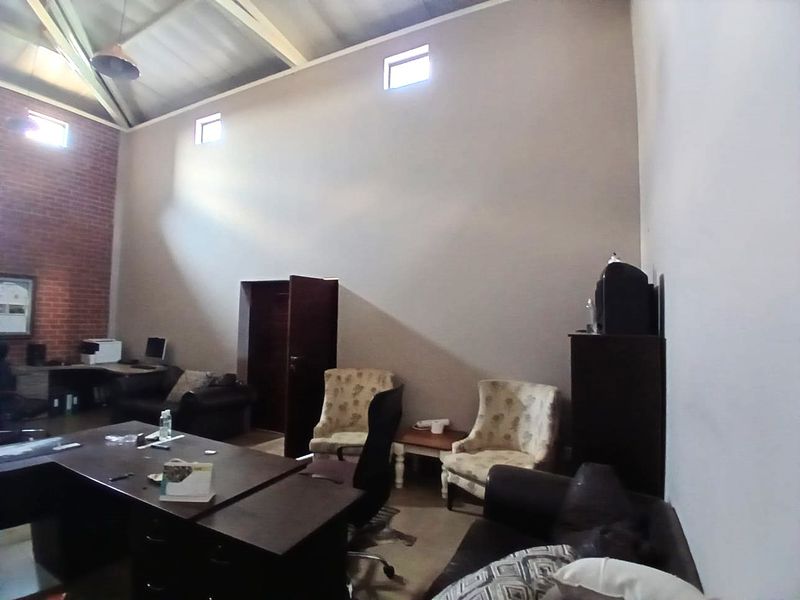 Limeroc Business Park | 617m2 Warehouse To Let | Magner Street, Knoppieslaagte, Centurion - Photo 3