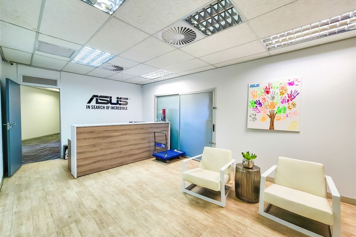 Affordable 527m2 Office to Let in Fourways Golf Park - Photo 2