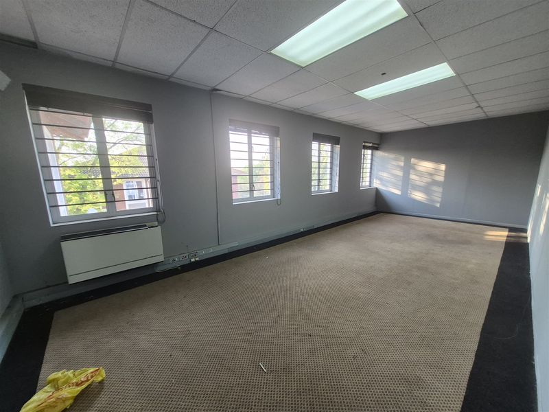 Offices to let in Craihall Park, Johannesburg - Photo 3