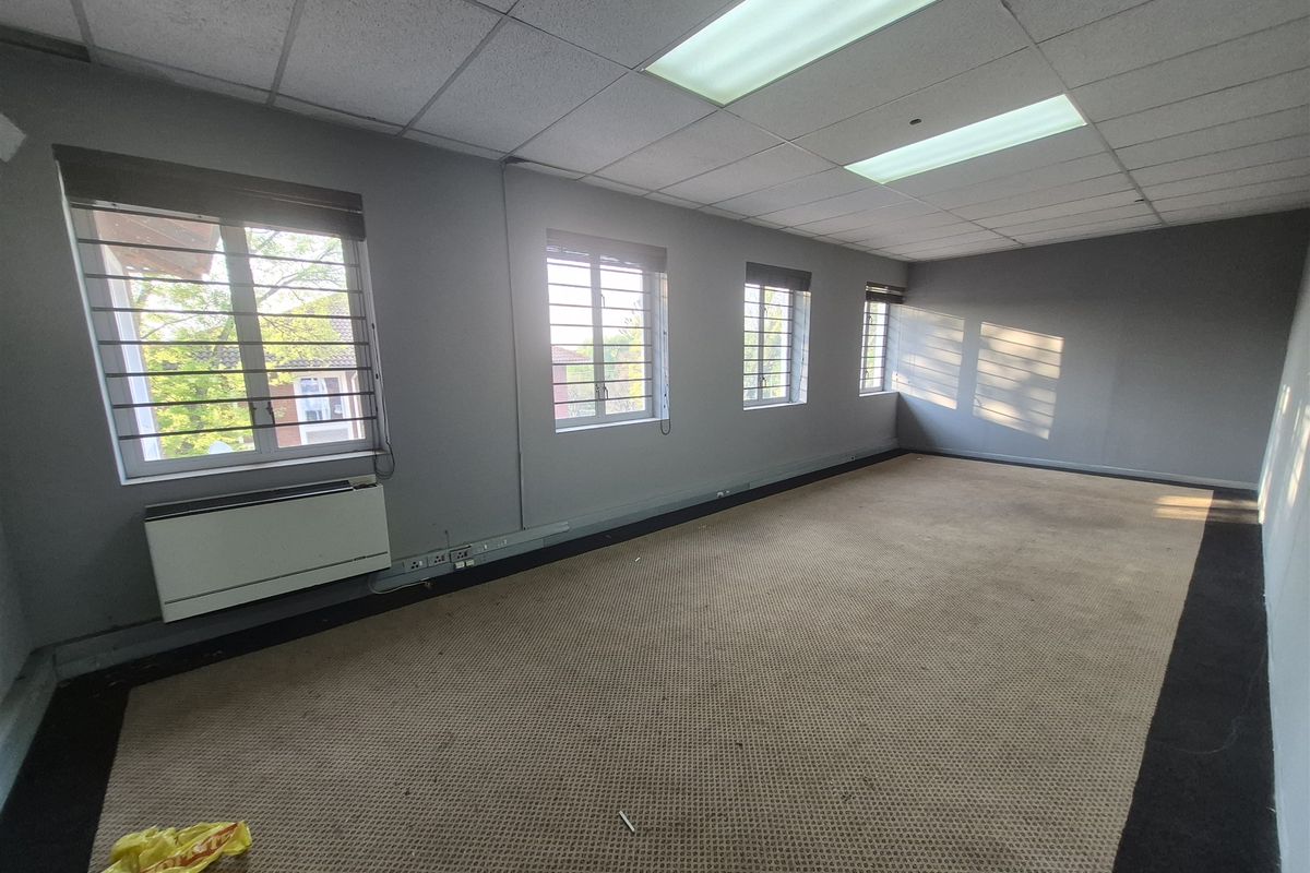 Offices to let in Craihall Park, Johannesburg - Photo 3