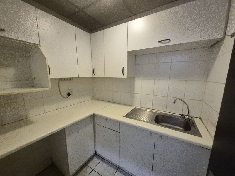 Offices to let in Craihall Park, Johannesburg - Photo 5