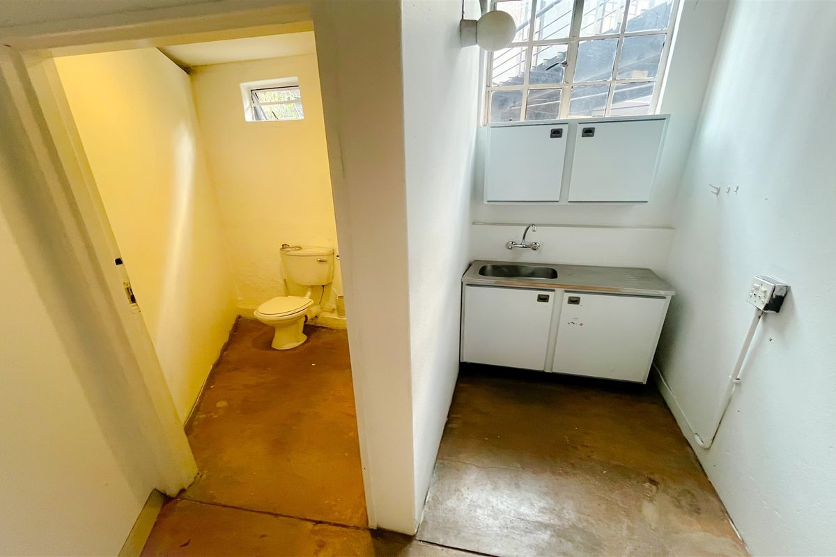 267m2 office space in Braamfontein Werf - Photo 5