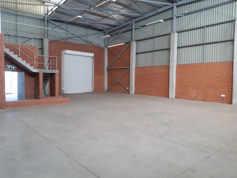 Warehouse to let in Longlake - Photo 2