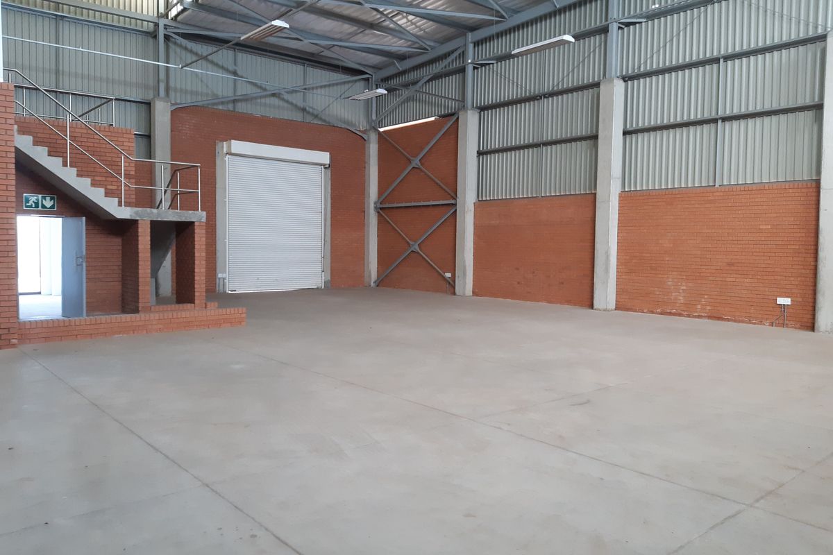 Warehouse to let in Longlake - Photo 2