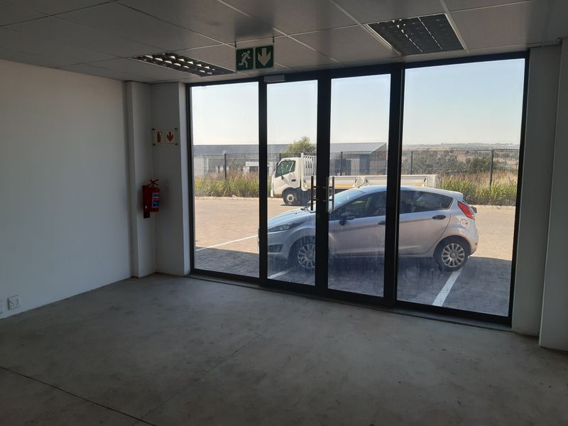 Warehouse to let in Longlake - Photo 4