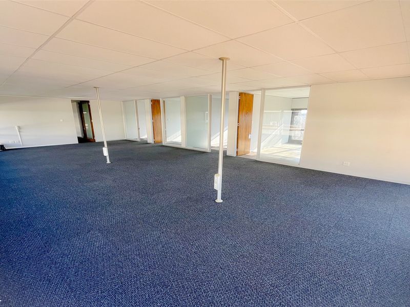 188m2 office space to let in Bedfordview - Photo 2