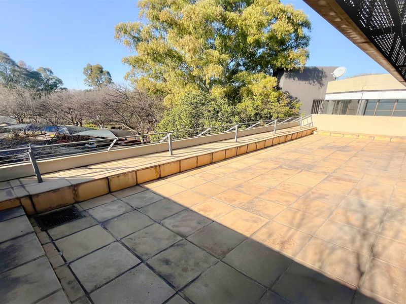 188m2 office space to let in Bedfordview - Photo 3