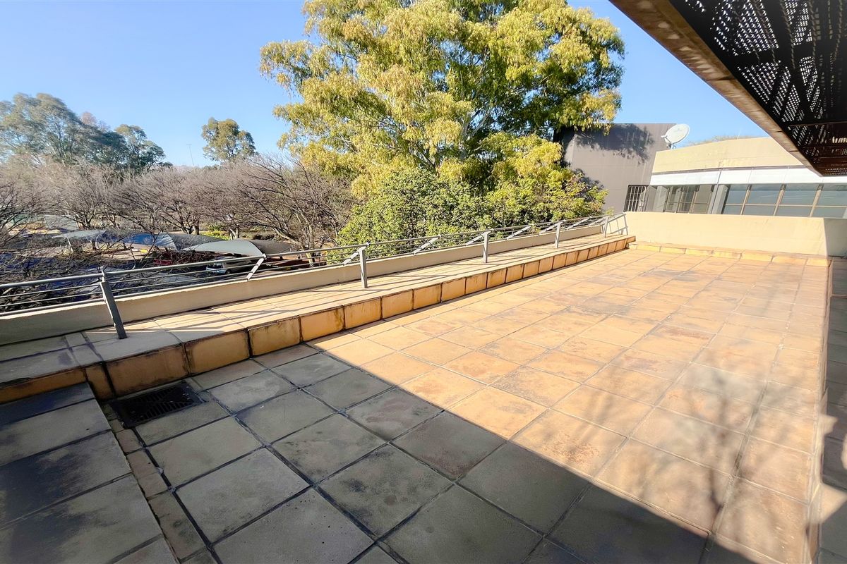 188m2 office space to let in Bedfordview - Photo 3