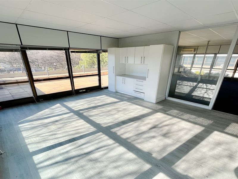 188m2 office space to let in Bedfordview - Photo 4