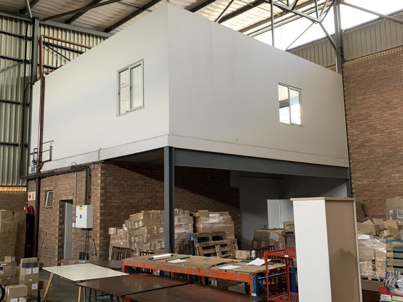 Warehouse to let in Pomona - Photo 9
