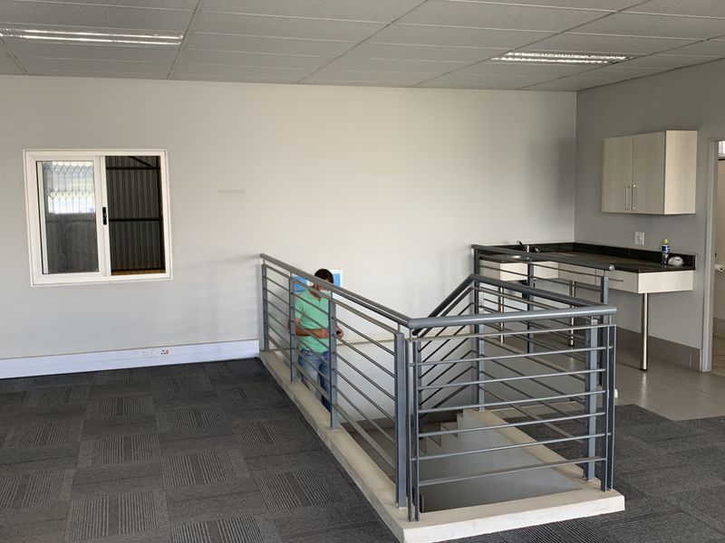Warehouse to let in Pomona - Photo 6