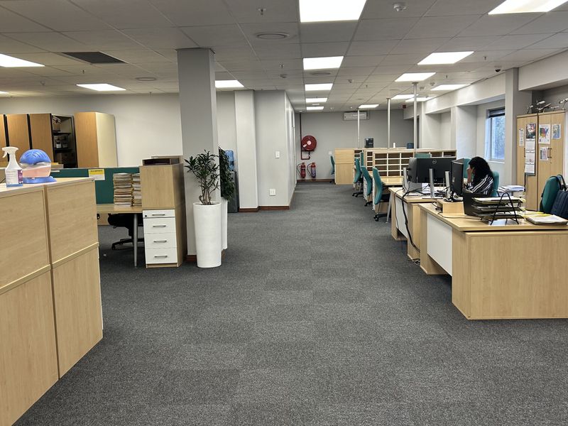 Industrial facility to let in Pomona - Photo 10