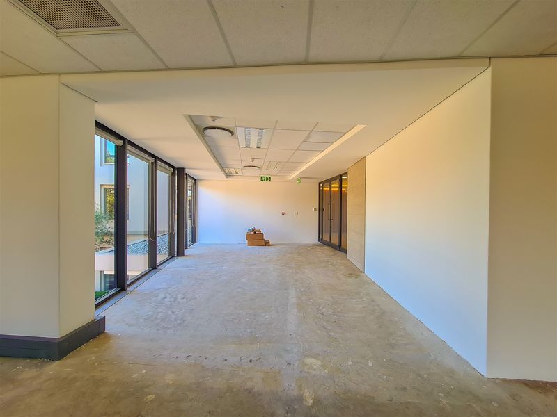 330m2 Premium Office to Let in Monte Circle - Photo 7