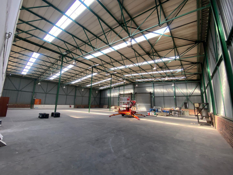 Prime Industrial Unit to Let in Alphen Square West, Midrand - Photo 4