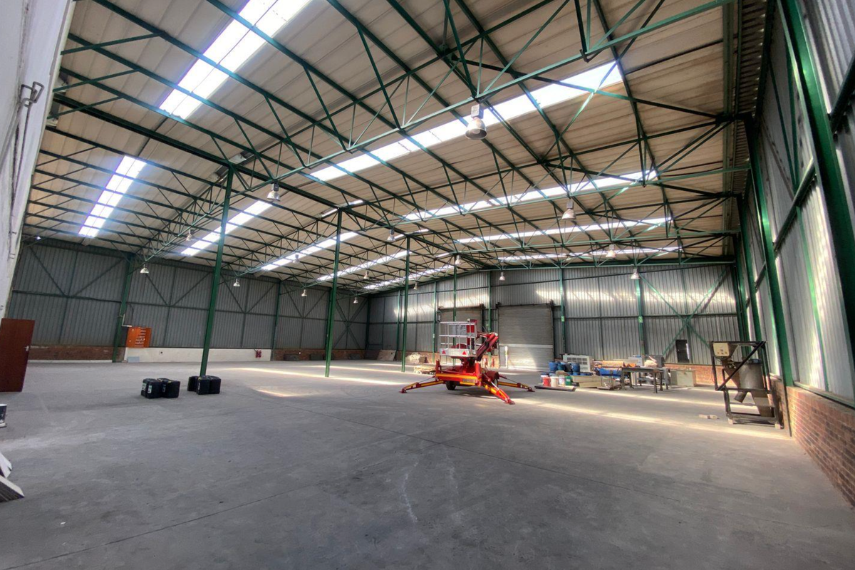 Prime Industrial Unit to Let in Alphen Square West, Midrand - Photo 4