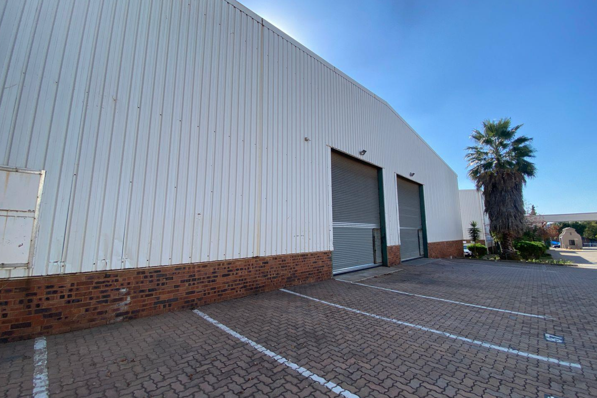 Prime Industrial Unit to Let in Alphen Square West, Midrand - Photo 2
