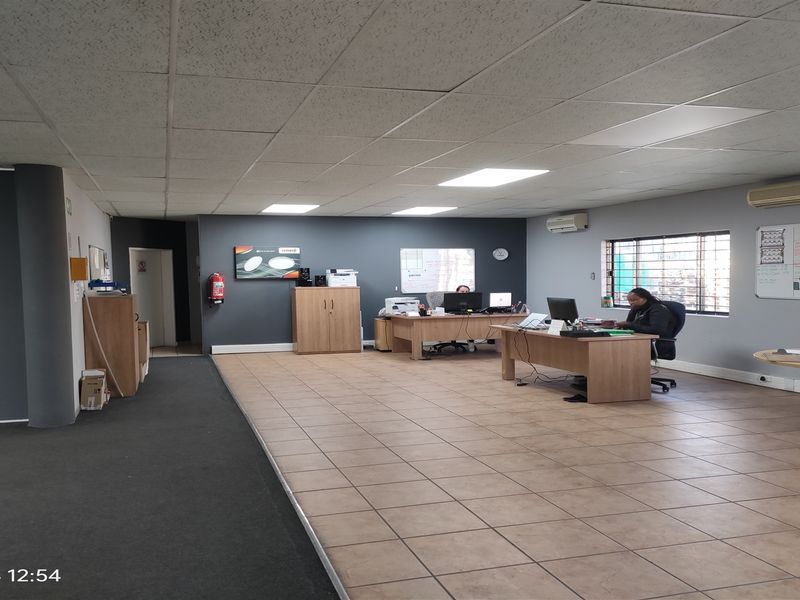 2290m2  Warehouse  - TO LEASE - Photo 10