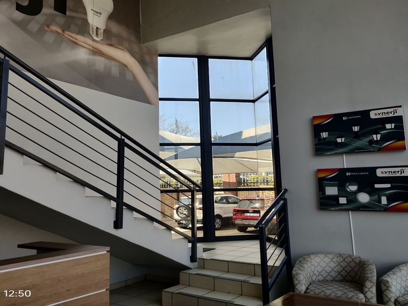 2290m2  Warehouse  - TO LEASE - Photo 4