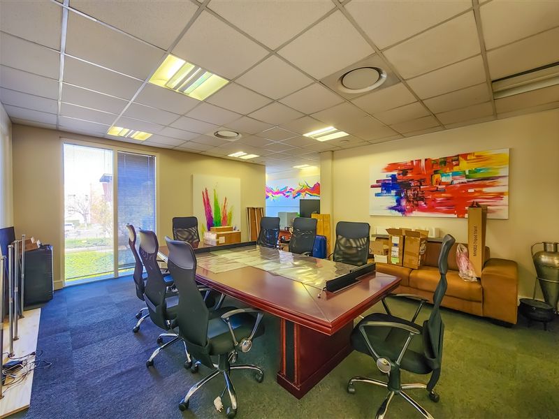 Functional 213m2 Office to Let in Fourways - Photo 7