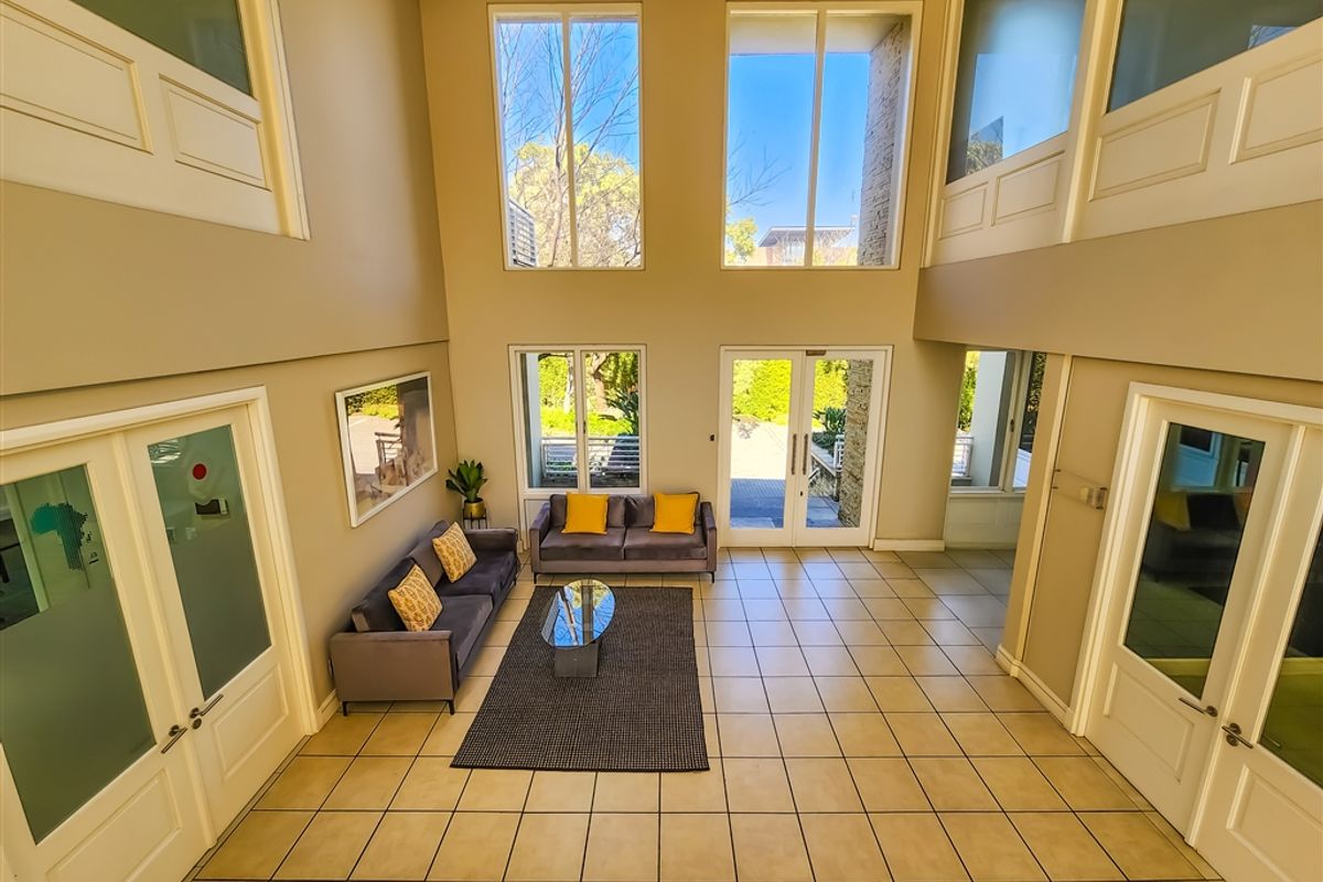 Functional 213m2 Office to Let in Fourways - Photo 5