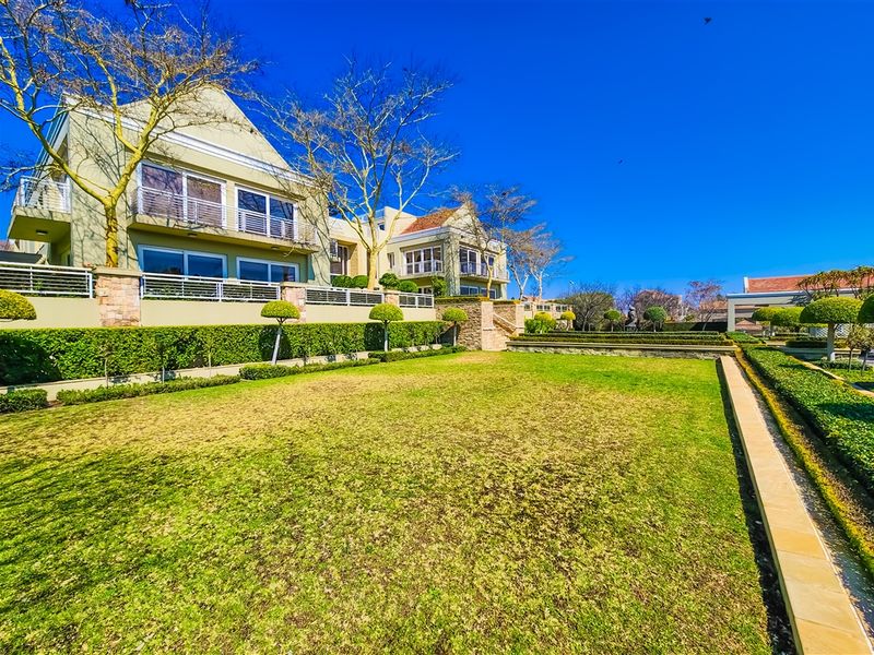 Functional 213m2 Office to Let in Fourways - Photo 2