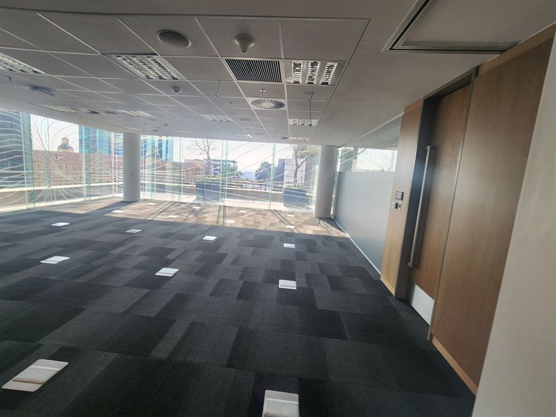 Office space to let in Sandton - Photo 8