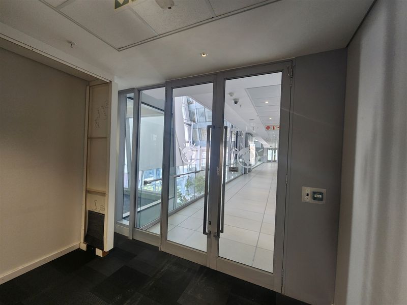 Office space to let in Sandton - Photo 4