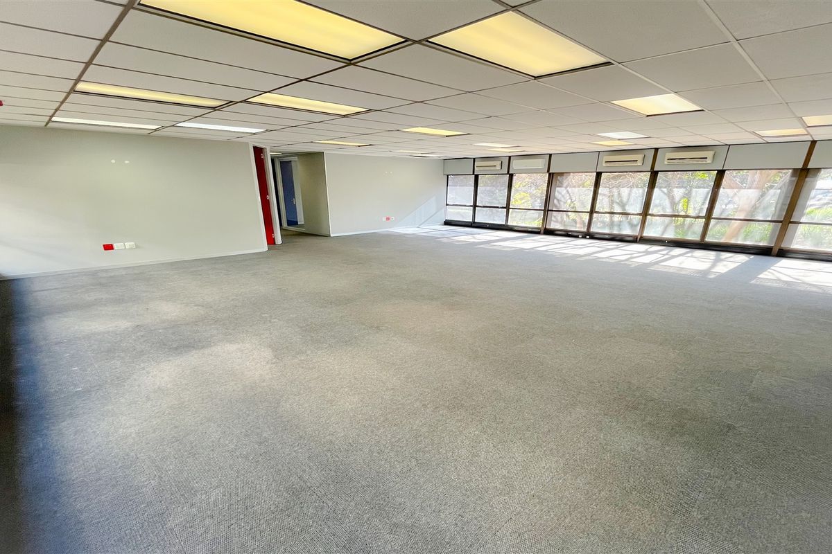 226m2 office space to let in Bedfordview - Photo 2