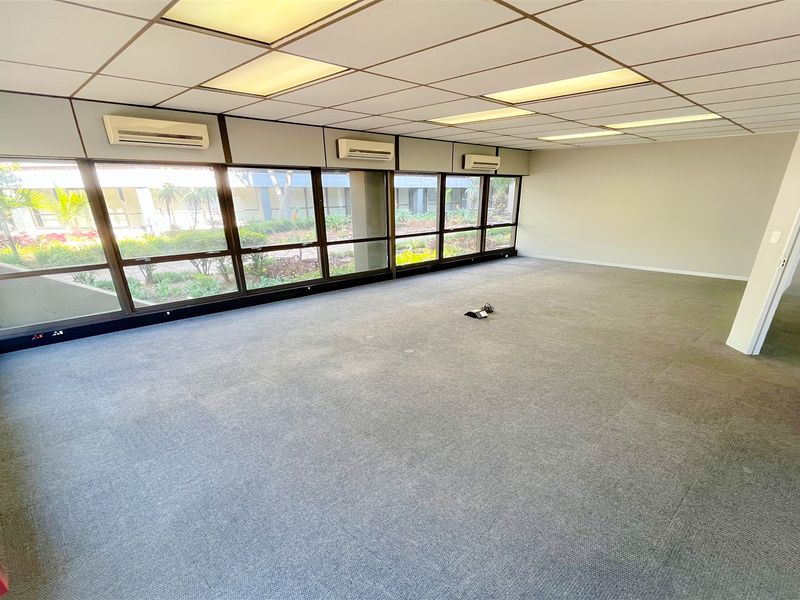 226m2 office space to let in Bedfordview - Photo 6