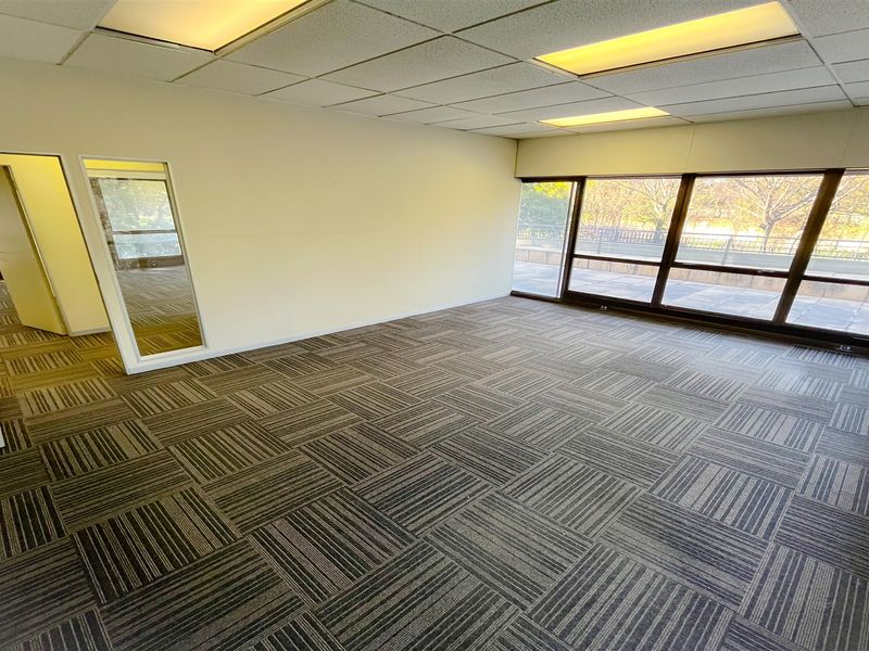 Office space to let - Photo 9