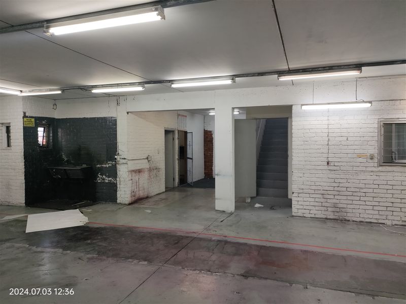 344m2  Warehouse  - TO LEASE in Strijdompark - Photo 7