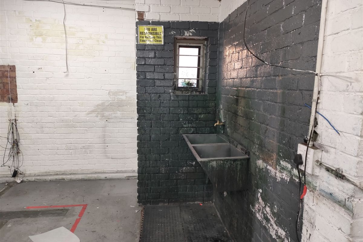 344m2  Warehouse  - TO LEASE in Strijdompark - Photo 5