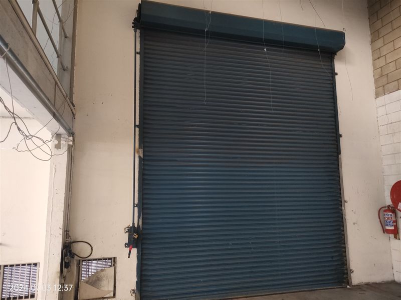 344m2  Warehouse  - TO LEASE in Strijdompark - Photo 10