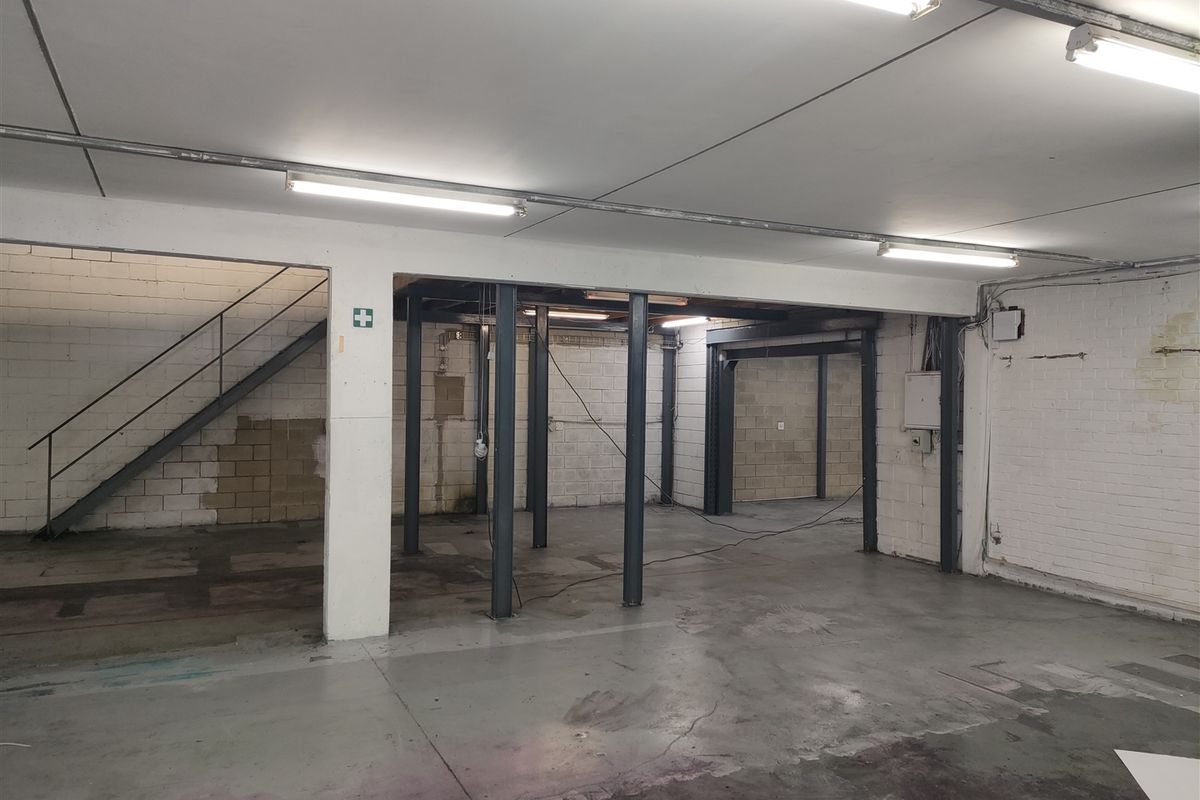 344m2  Warehouse  - TO LEASE in Strijdompark - Photo 3