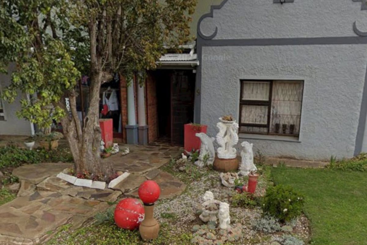 Charming Century Old Property With Personality - Photo 3