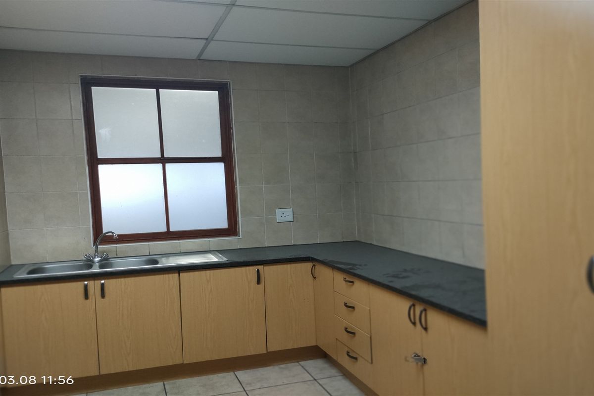 14600m2  Warehouse  - TO LEASE or FOR SALE - Photo 5