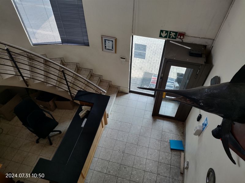 2844m2  Warehouse  - TO LEASE - Photo 7