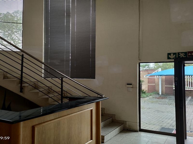 2844m2  Warehouse  - TO LEASE - Photo 6