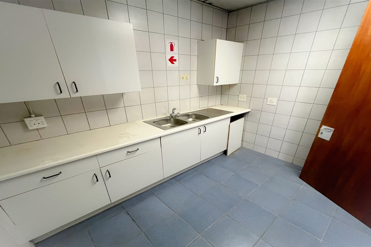 Office to let i - Photo 5