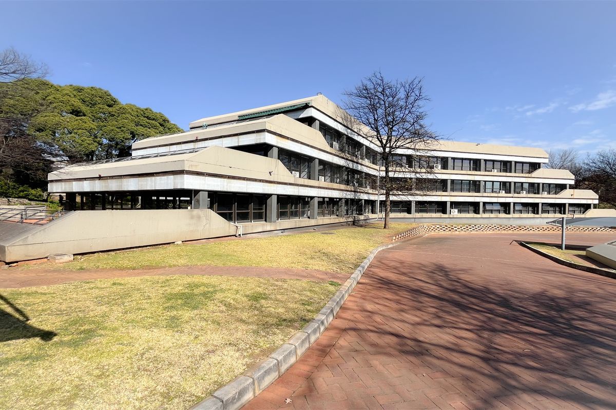 Office to let i - Photo 2